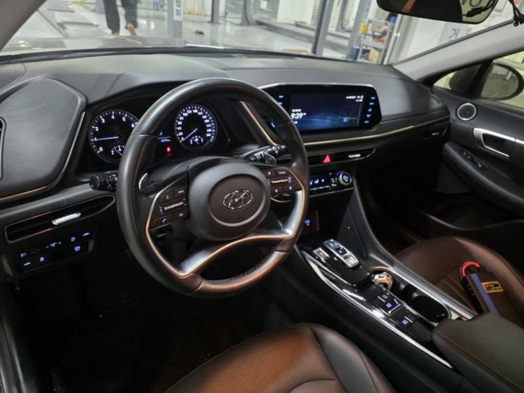 HYUNDAI Sonata - Vista 9