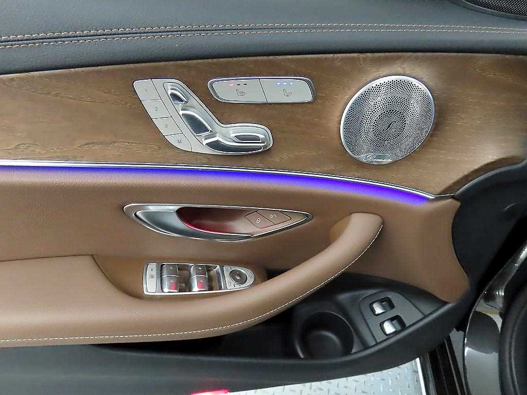 Mercedes Benz E class - Vista 11