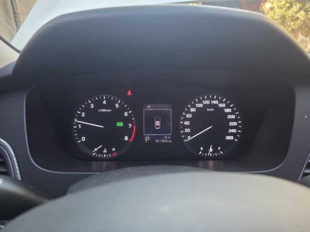 HYUNDAI Sonata - Vista 9