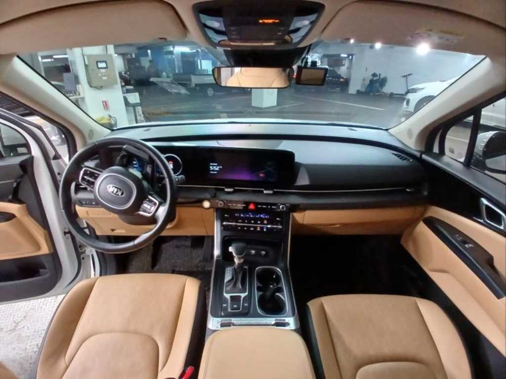 KIA Carnival - Vista 6