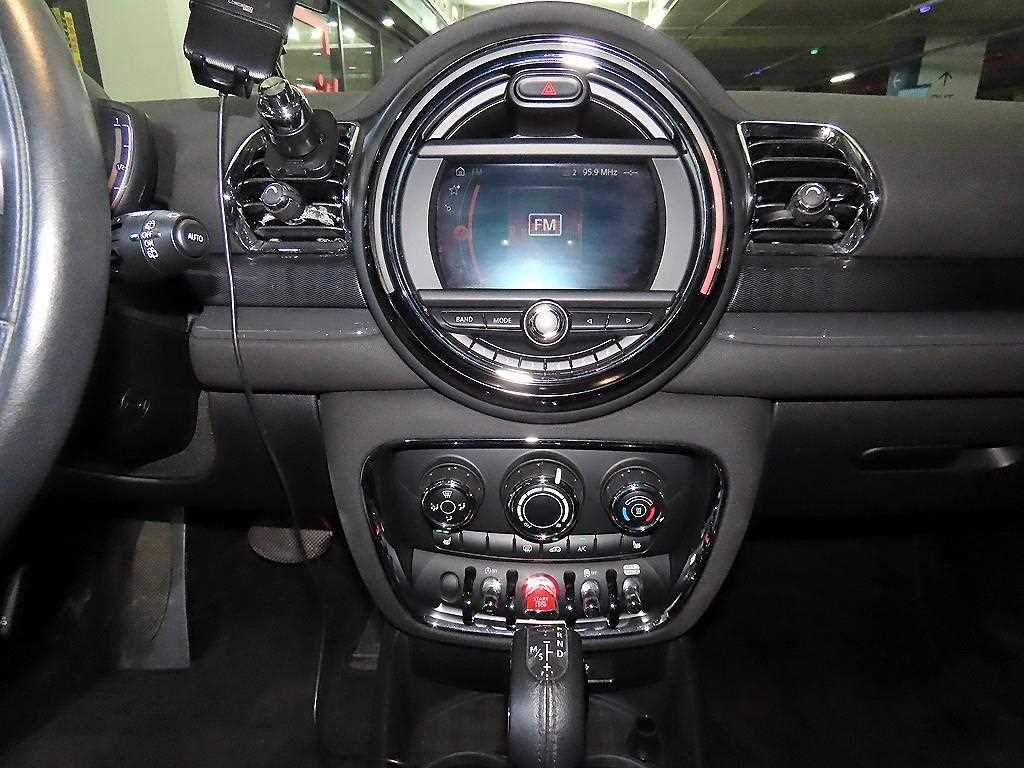 Mini Clubman - Vista 11