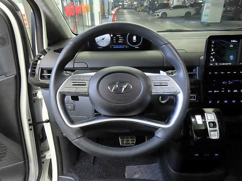 HYUNDAI Staria - Vista 8