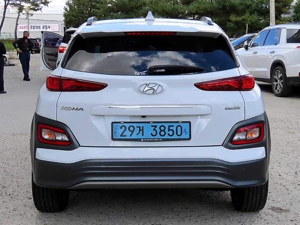 HYUNDAI Kona - Vista 5