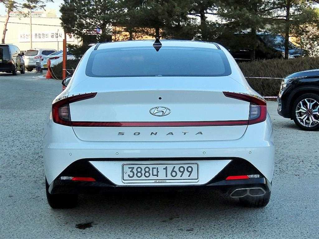 HYUNDAI Sonata - Vista 4