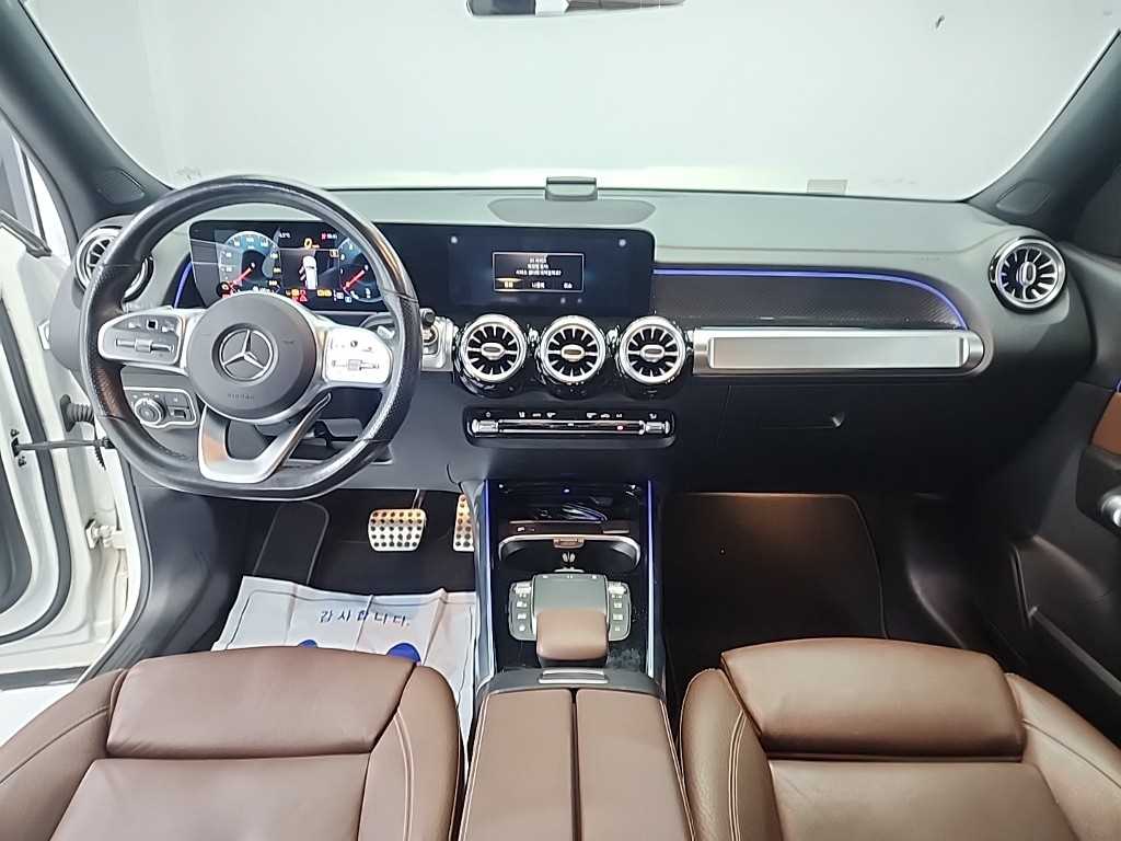 Mercedes Benz GLB Class - Vista 7