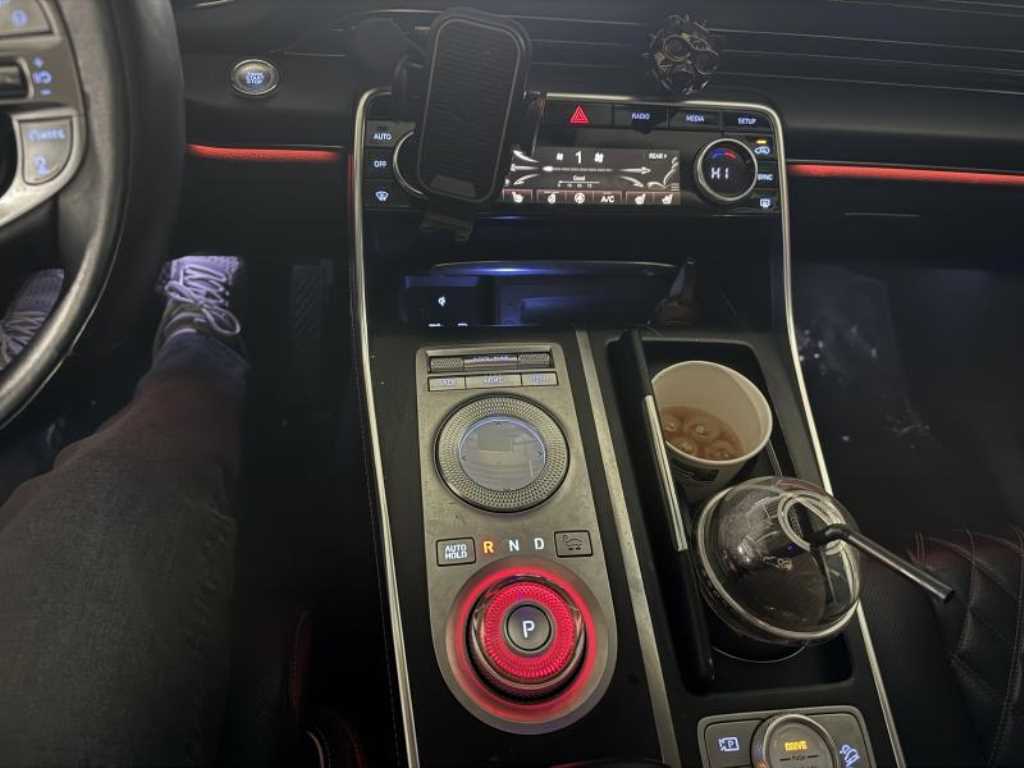 Genesis GV80 - Vista 8