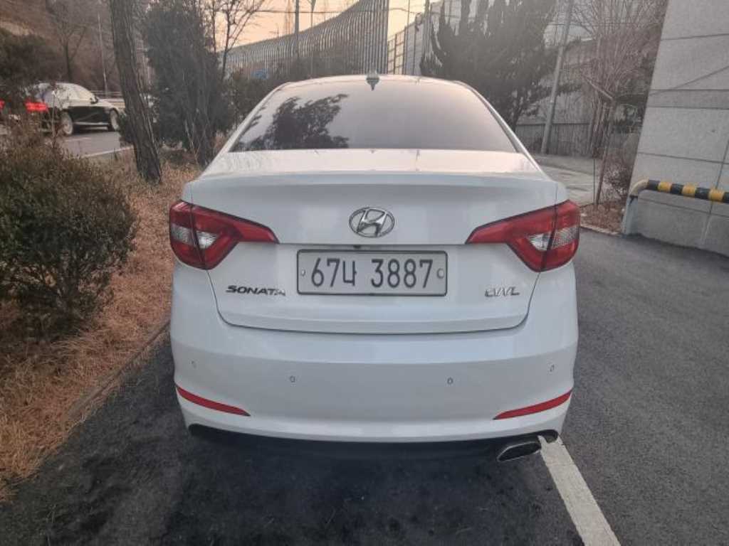 HYUNDAI Sonata - Vista 4