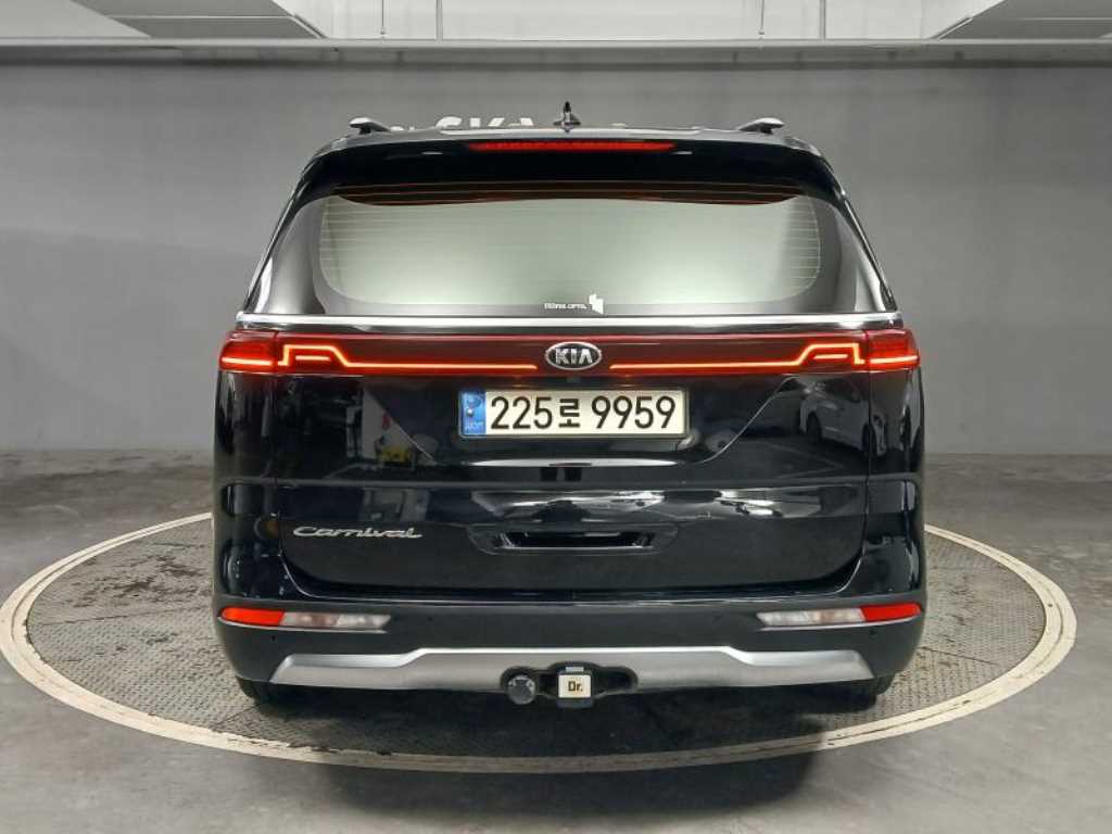 KIA Carnival - Vista 5