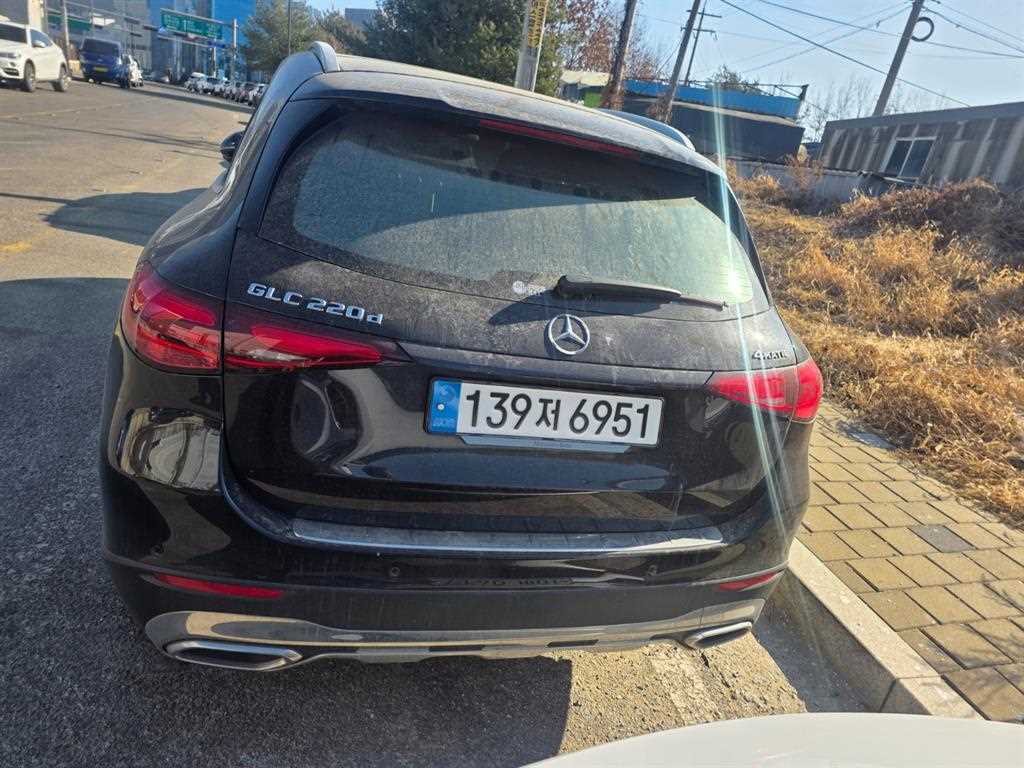 Mercedes Benz GLC Class - Vista 6