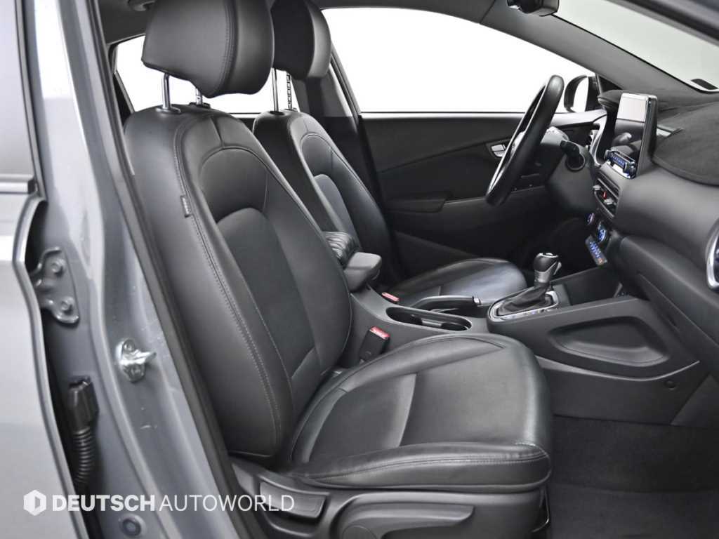 HYUNDAI Kona - Vista 10