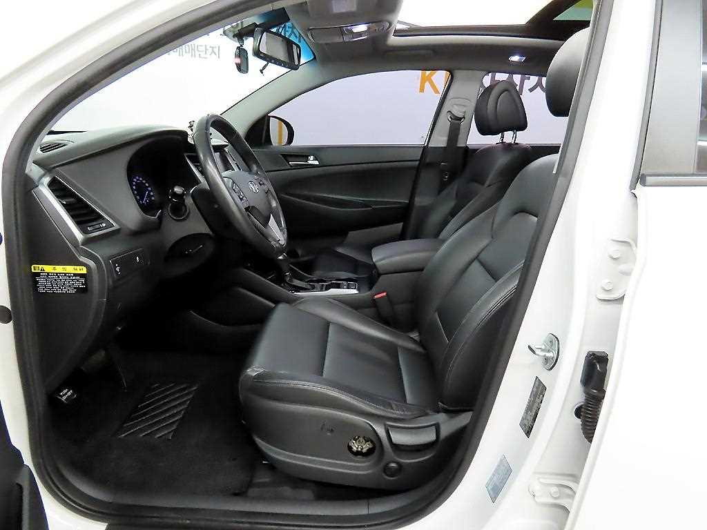 HYUNDAI Tucson - Vista 5