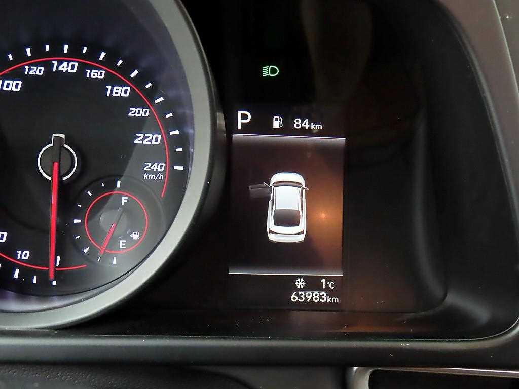 HYUNDAI Avante - Vista 8