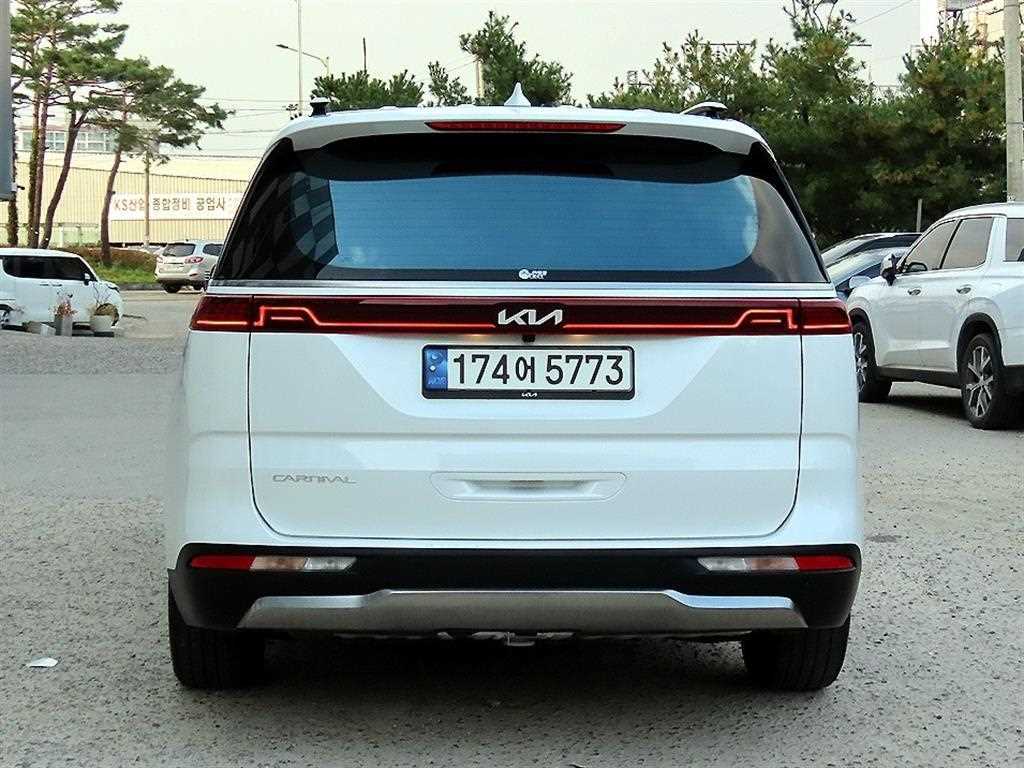 KIA Carnival - Vista 4