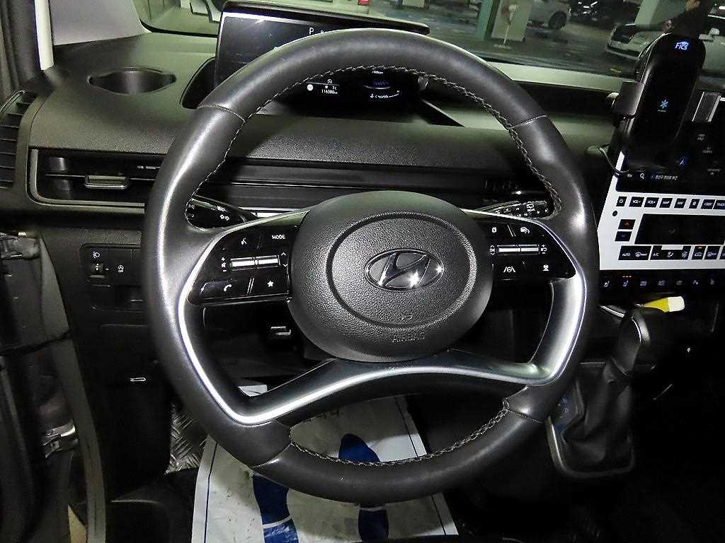 HYUNDAI Staria - Vista 8