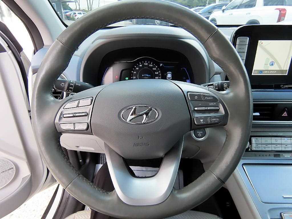 HYUNDAI Kona - Vista 8