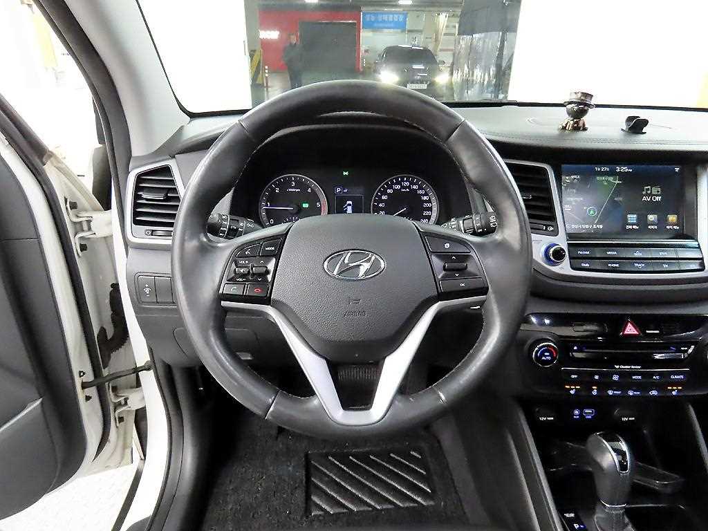 HYUNDAI Tucson - Vista 9