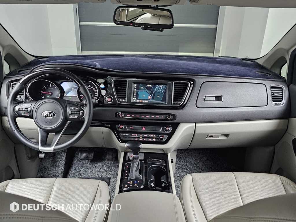 KIA Carnival - Vista 7