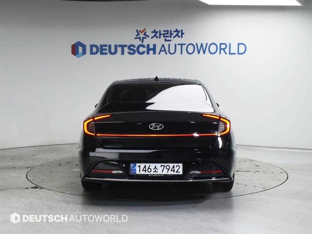 HYUNDAI Sonata - Vista 4