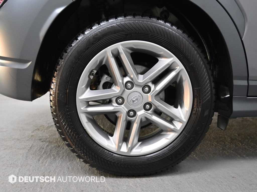 HYUNDAI Kona - Vista 5