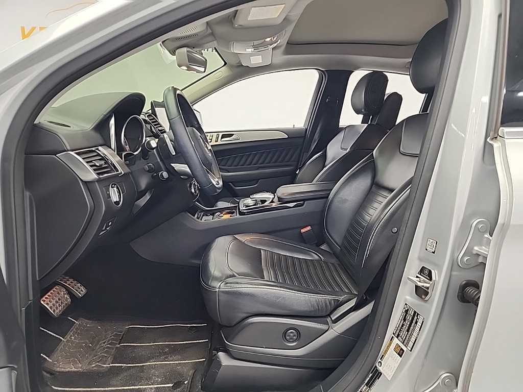 Mercedes Benz GLE Class - Vista 11