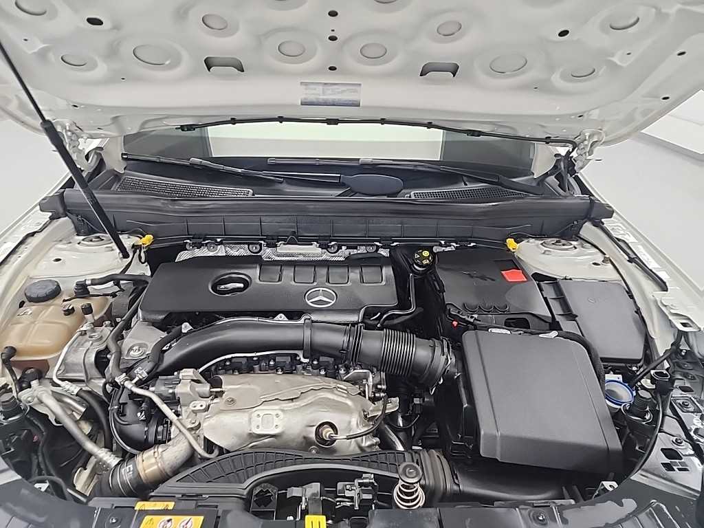 Mercedes Benz GLB Class - Vista 5