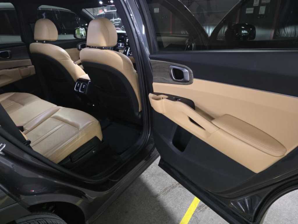 KIA Sorento - Vista 9