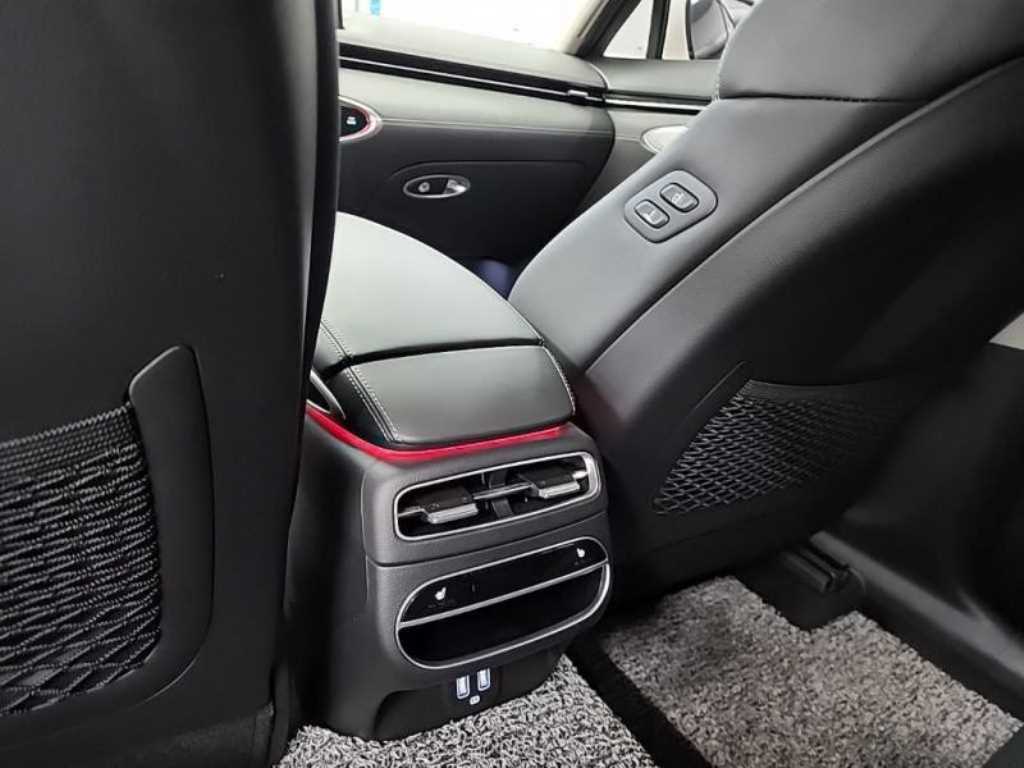 Genesis GV70 2023 Blanco - Importación desde Corea - HF Imports Iquique - Foto 13