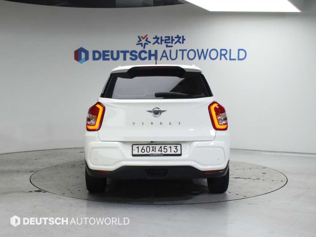 Ssangyong Tivoli - Vista 4