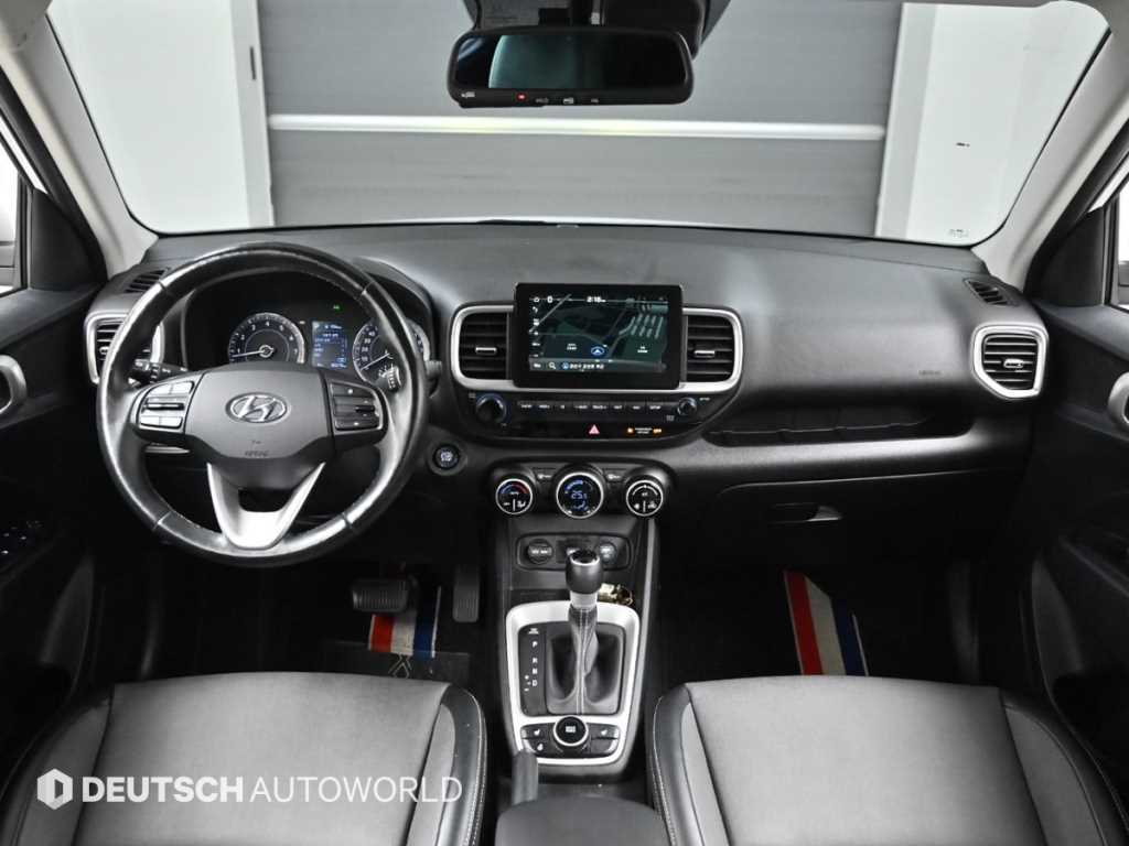 HYUNDAI Venue - Vista 7