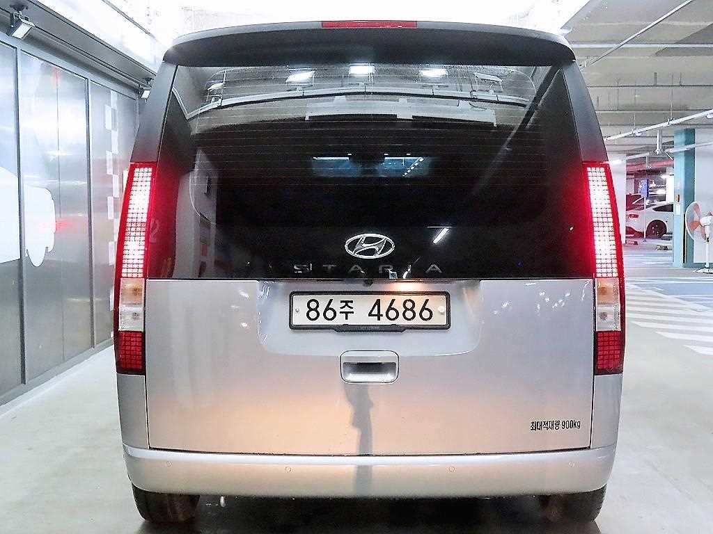 HYUNDAI Staria - Vista 5