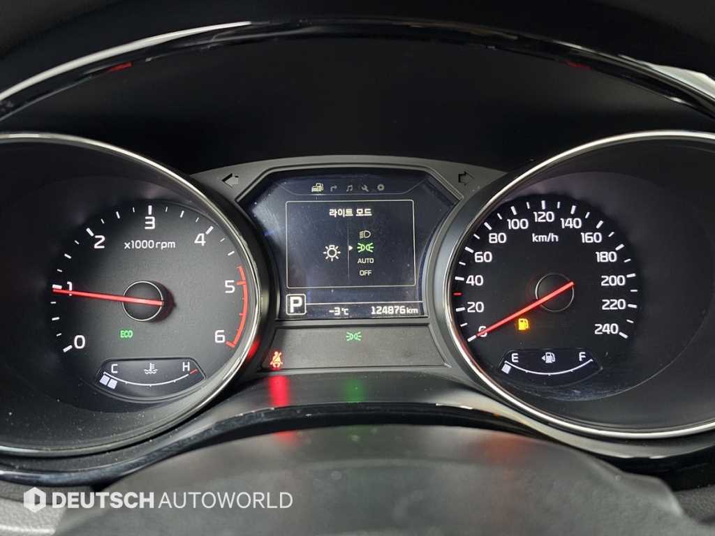 KIA Carnival - Vista 8