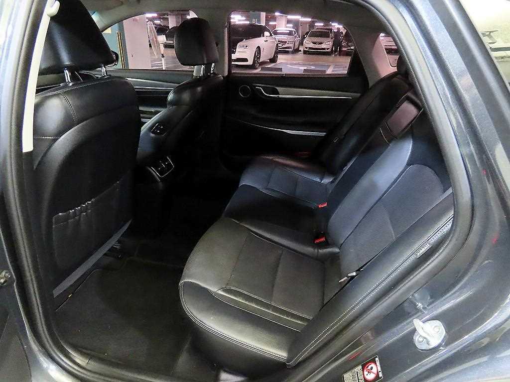 HYUNDAI Grandeur - Vista 7