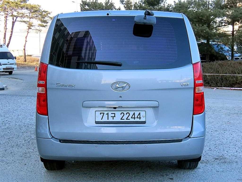 HYUNDAI Starex - Vista 4