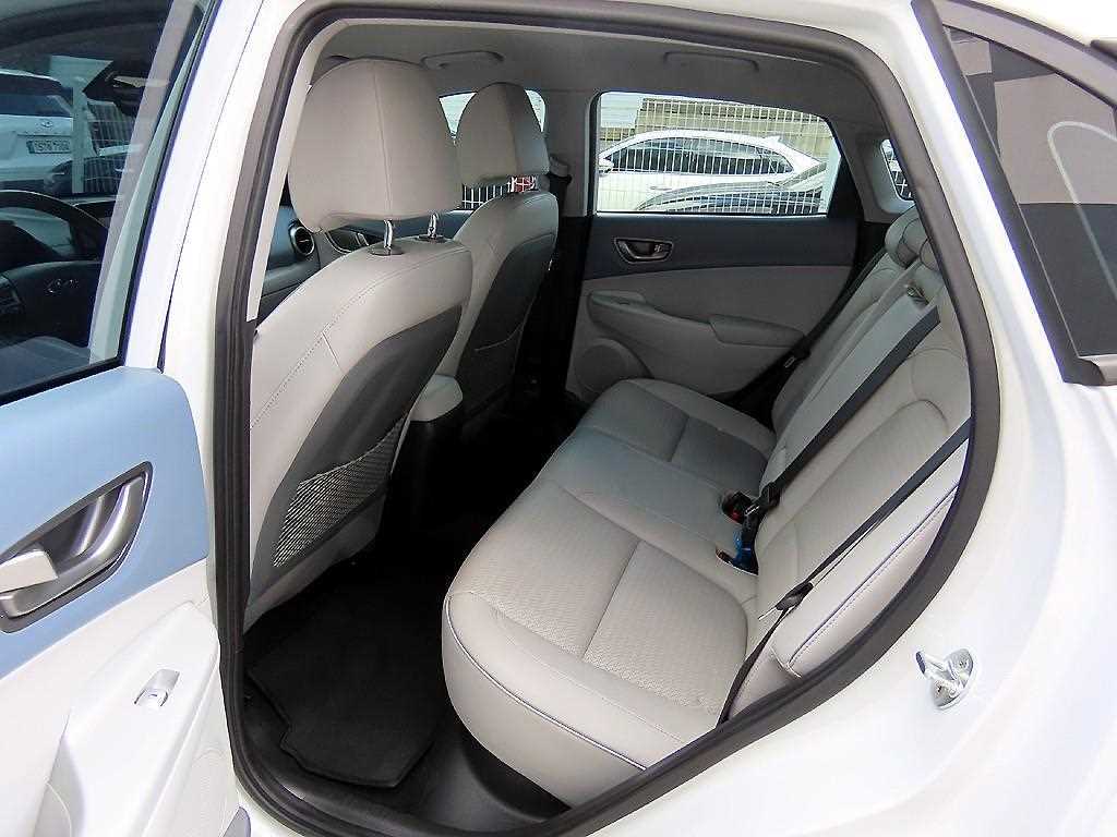 HYUNDAI Kona - Vista 6