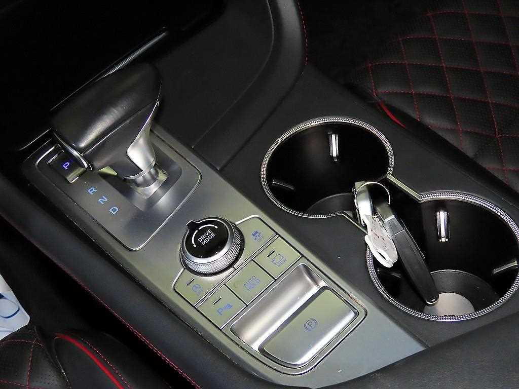 Genesis G70 - Vista 12