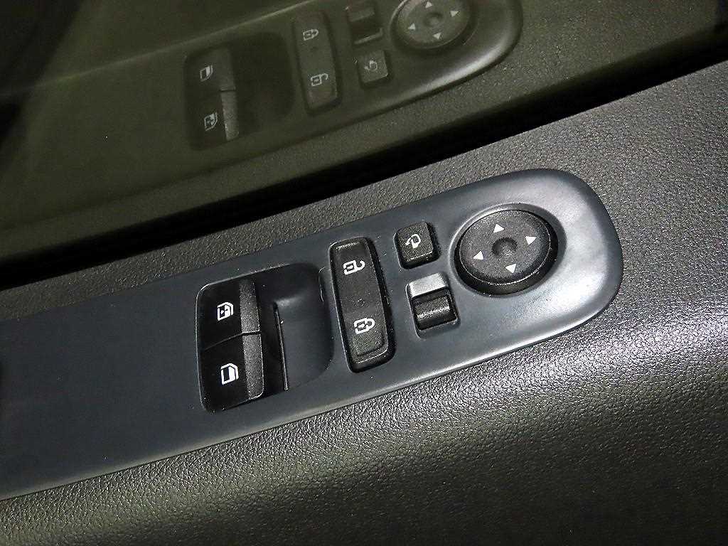 HYUNDAI Staria - Vista 11