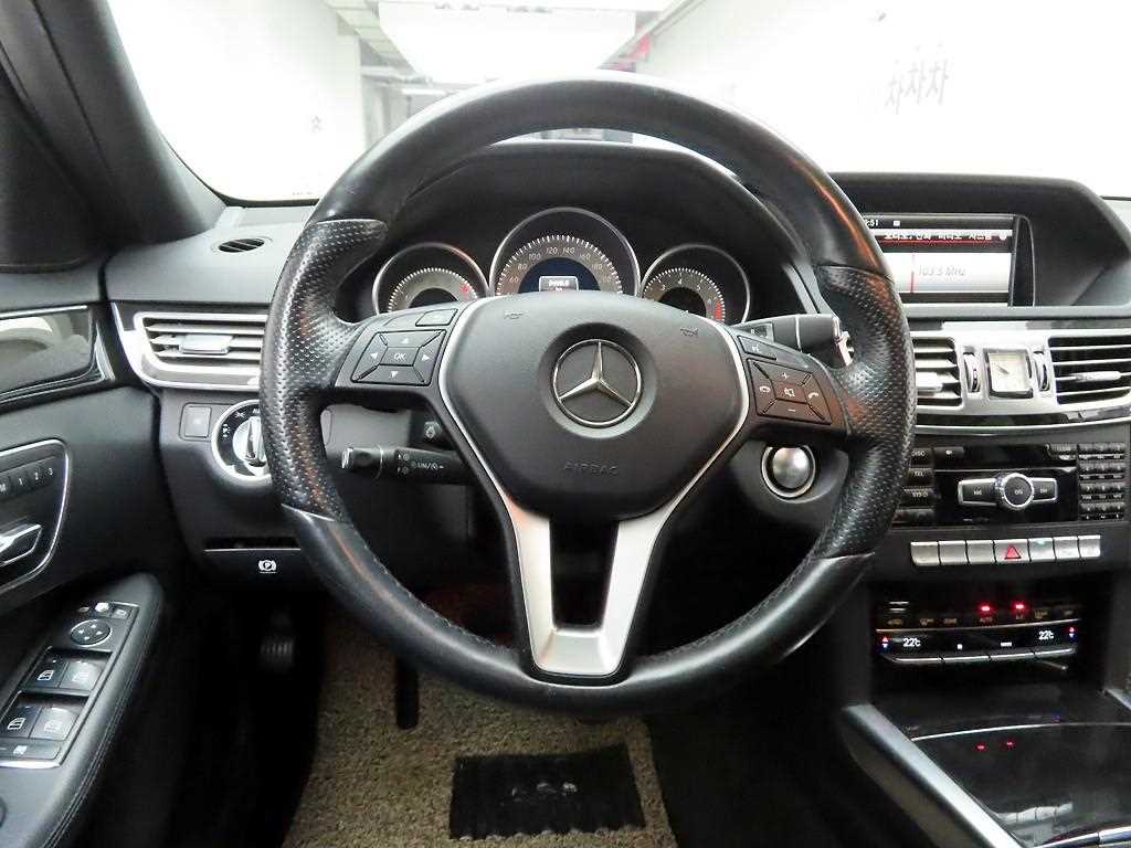 Mercedes Benz E class - Vista 8