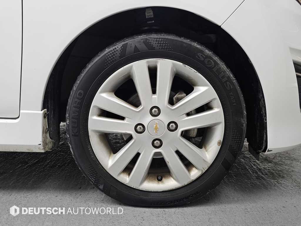 Chevrolet Spark - Vista 5