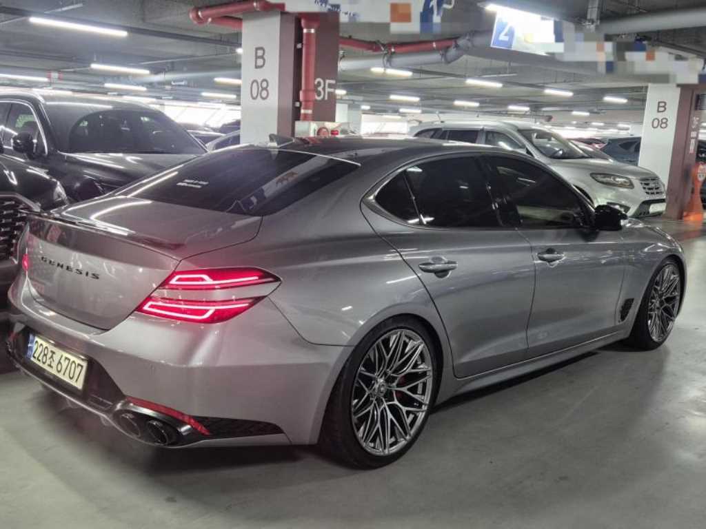 Genesis G70 - Vista 5