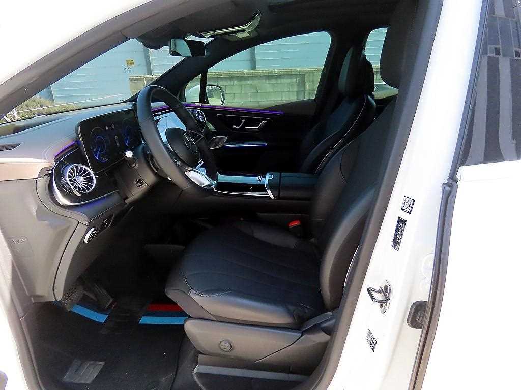 Mercedes Benz EQE - Vista 5