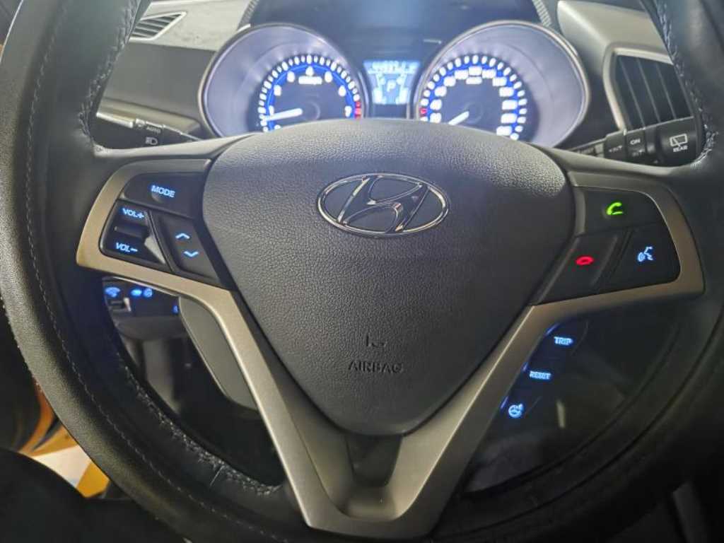 HYUNDAI Veloster - Vista 5