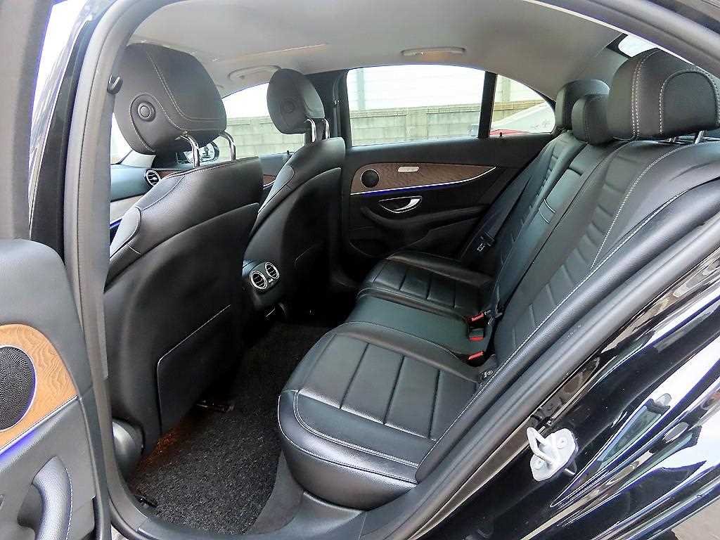 Mercedes Benz E class - Vista 6