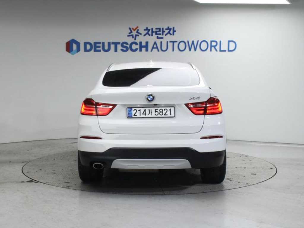 BMW X4 - Vista 4