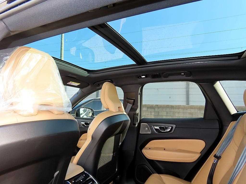 Volvo XC60 2022 Negro - Importación desde Corea - HF Imports Iquique - Foto 16