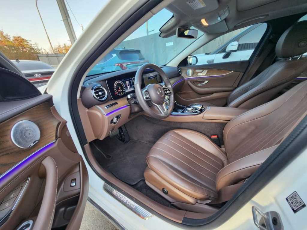 Mercedes Benz E class - Vista 11