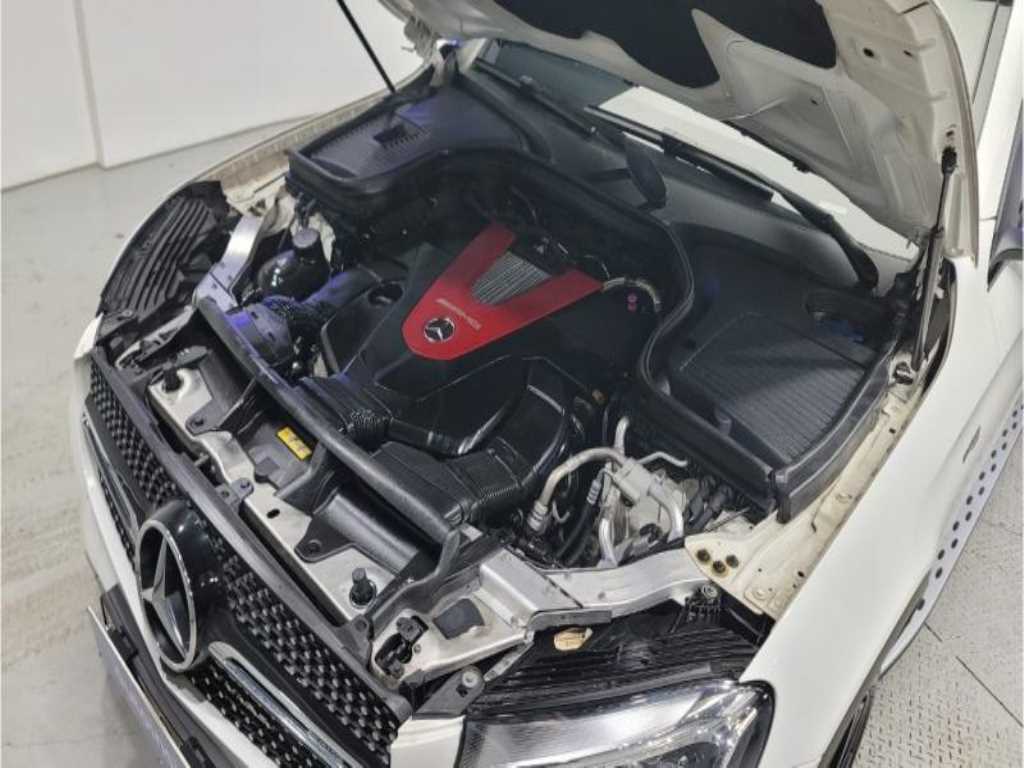 Mercedes Benz GLC Class - Vista 7