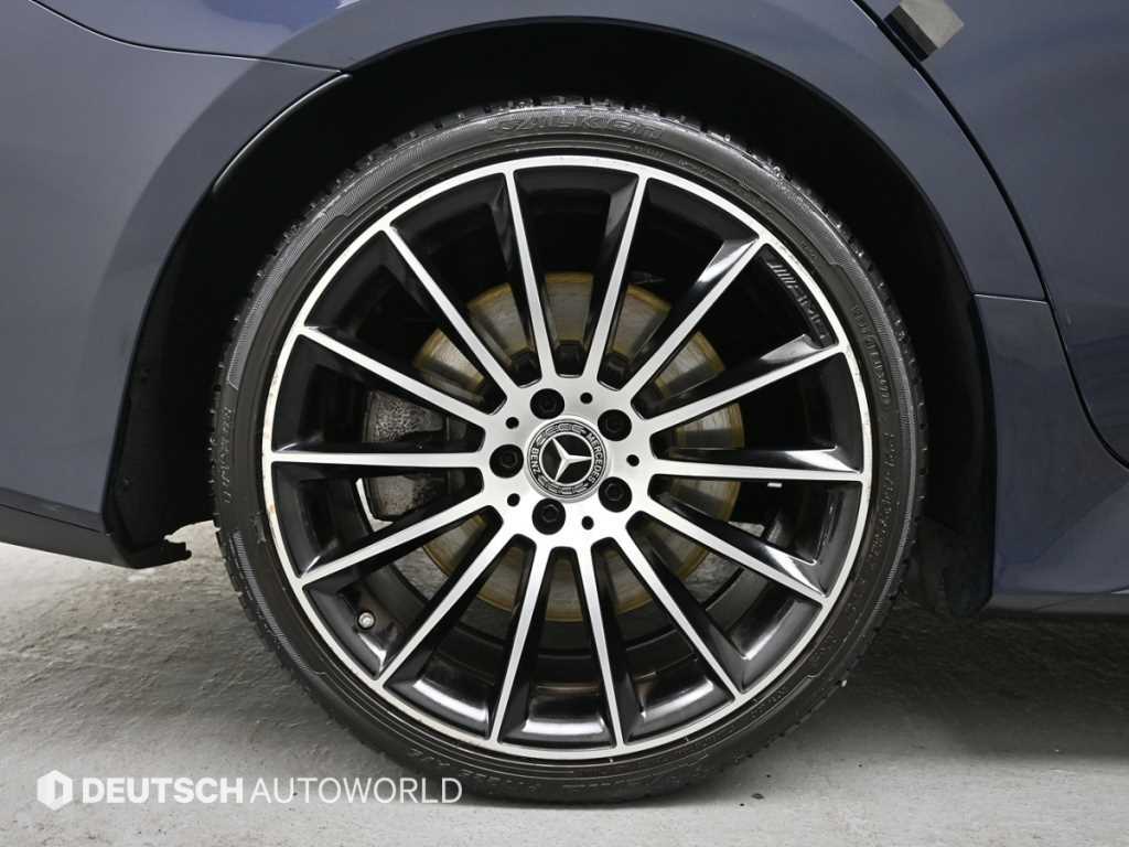 Mercedes Benz CLS Class - Vista 5