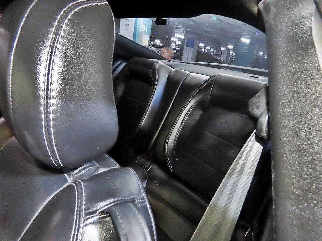 Ford Mustang - Vista 7