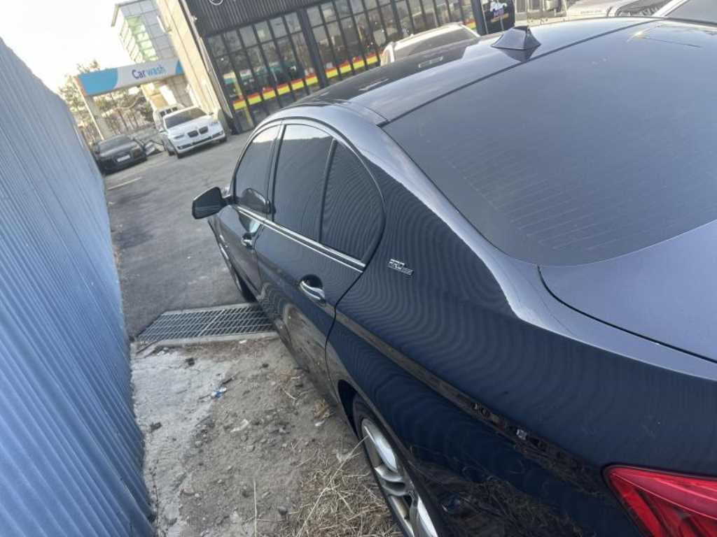 BMW 5 Series - Vista 4