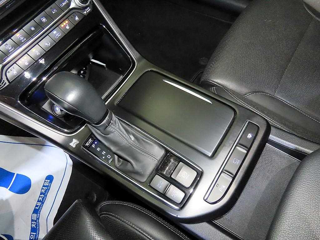 HYUNDAI Grandeur - Vista 12